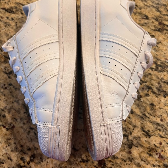 White Shell toe Adidas! - Picture 4 of 6